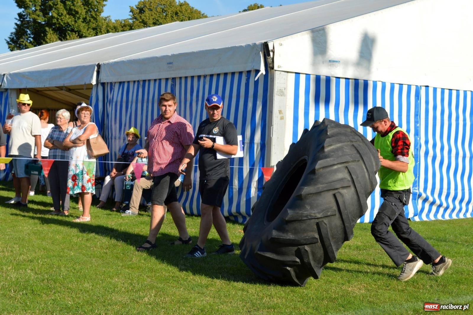 Zdjęcie w galerii na portalu naszraciborz.pl: W farmerach siła, czyli BamberParty 2023 w Grzegorzowicach [FOTO i WIDEO] wiadomości z regionu