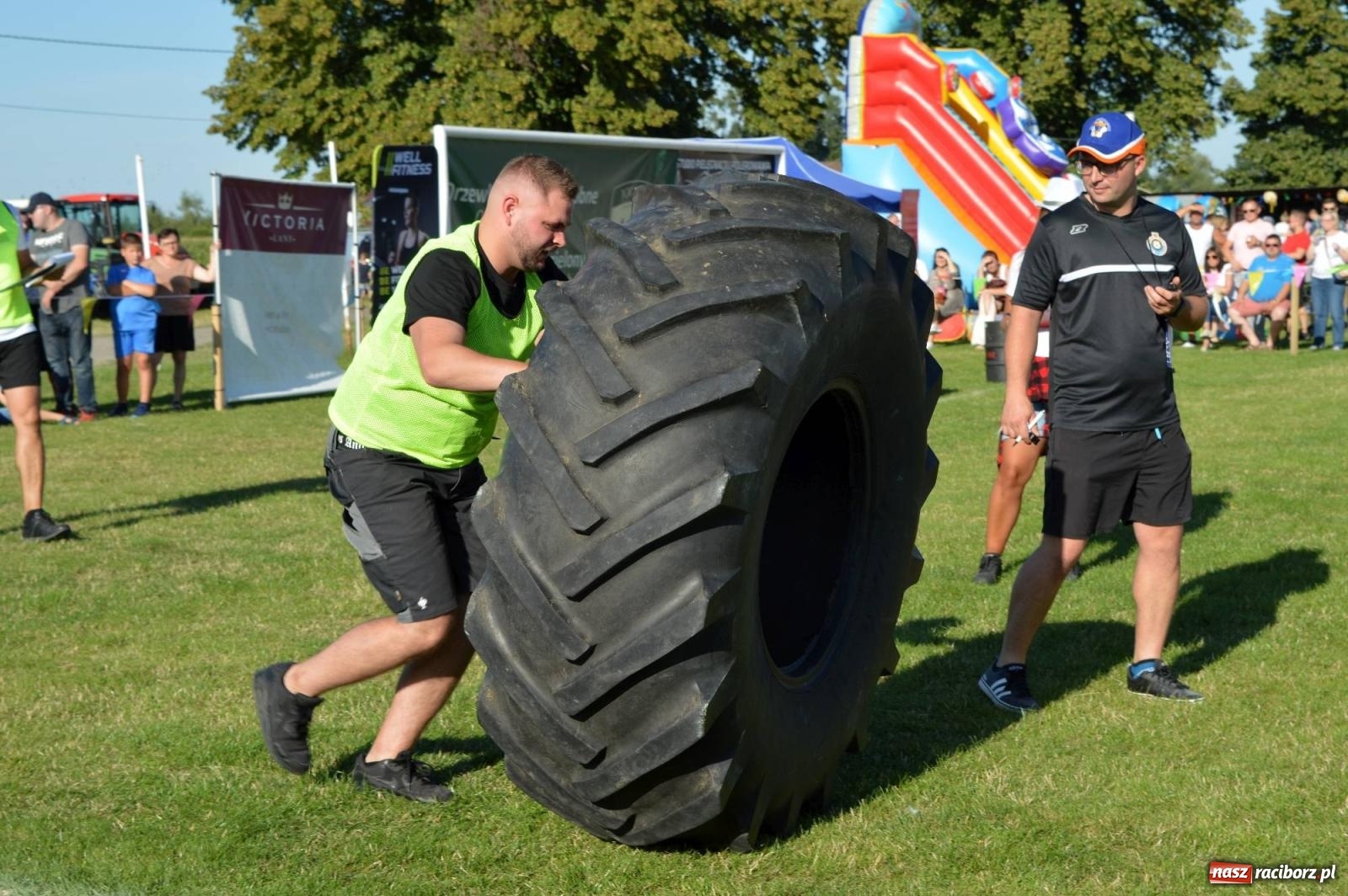 Zdjęcie w galerii na portalu naszraciborz.pl: W farmerach siła, czyli BamberParty 2023 w Grzegorzowicach [FOTO i WIDEO] wiadomości z regionu