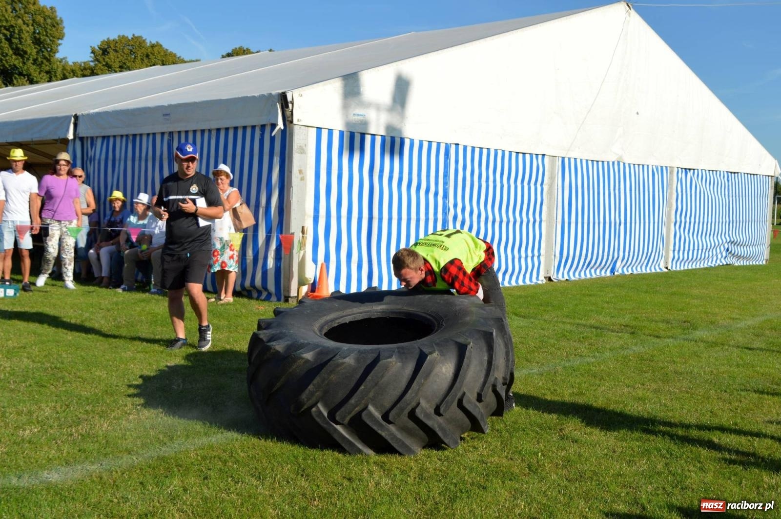 Zdjęcie w galerii na portalu naszraciborz.pl: W farmerach siła, czyli BamberParty 2023 w Grzegorzowicach [FOTO i WIDEO] wiadomości z regionu