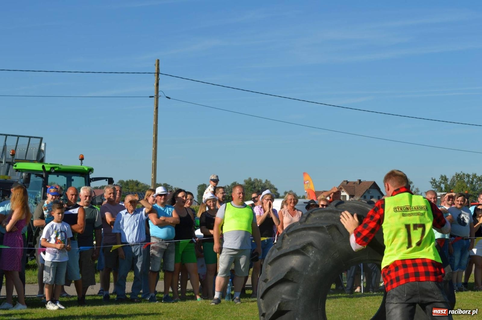 Zdjęcie w galerii na portalu naszraciborz.pl: W farmerach siła, czyli BamberParty 2023 w Grzegorzowicach [FOTO i WIDEO] wiadomości z regionu