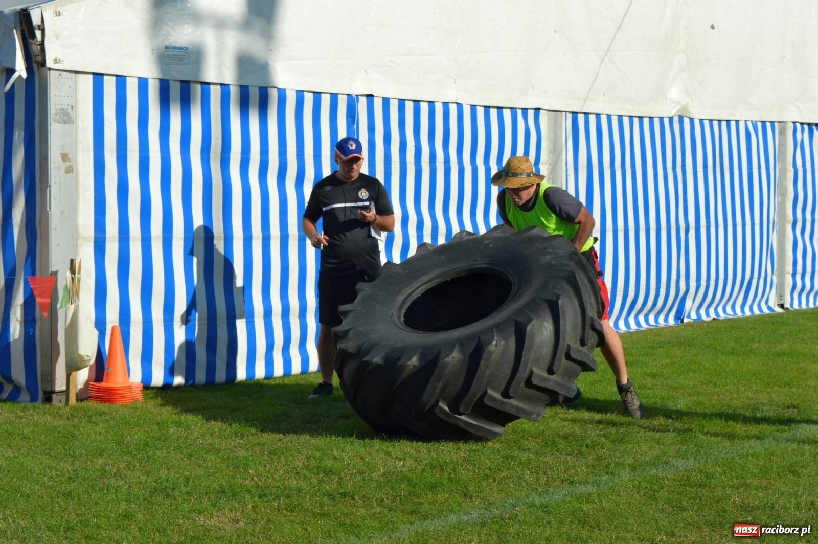 Zdjęcie w galerii na portalu naszraciborz.pl: W farmerach siła, czyli BamberParty 2023 w Grzegorzowicach [FOTO i WIDEO] wiadomości z regionu