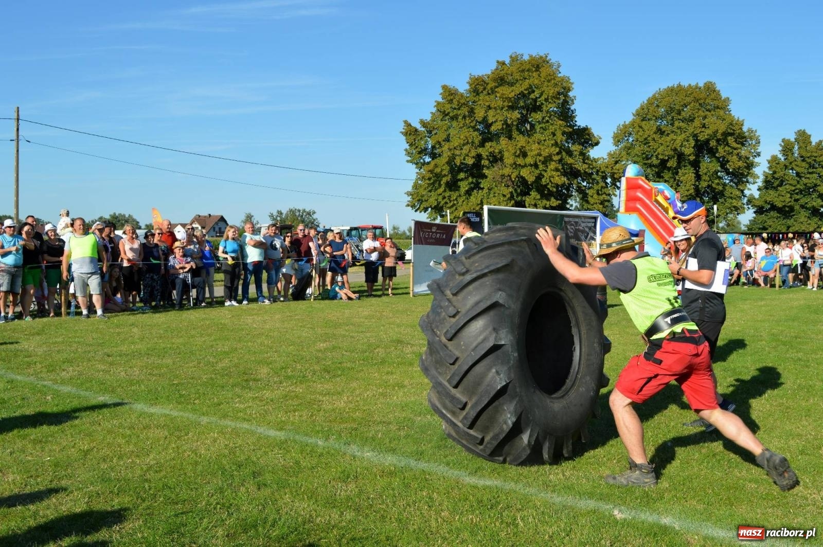 Zdjęcie w galerii na portalu naszraciborz.pl: W farmerach siła, czyli BamberParty 2023 w Grzegorzowicach [FOTO i WIDEO] wiadomości z regionu