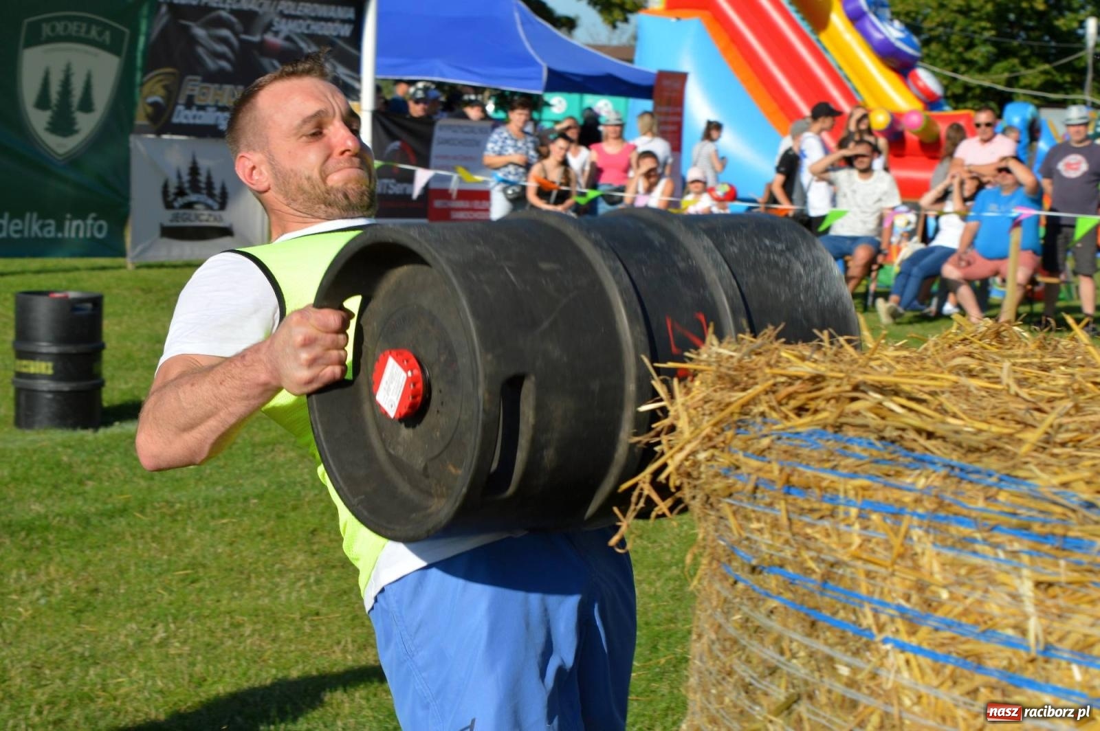 Zdjęcie w galerii na portalu naszraciborz.pl: W farmerach siła, czyli BamberParty 2023 w Grzegorzowicach [FOTO i WIDEO] wiadomości z regionu