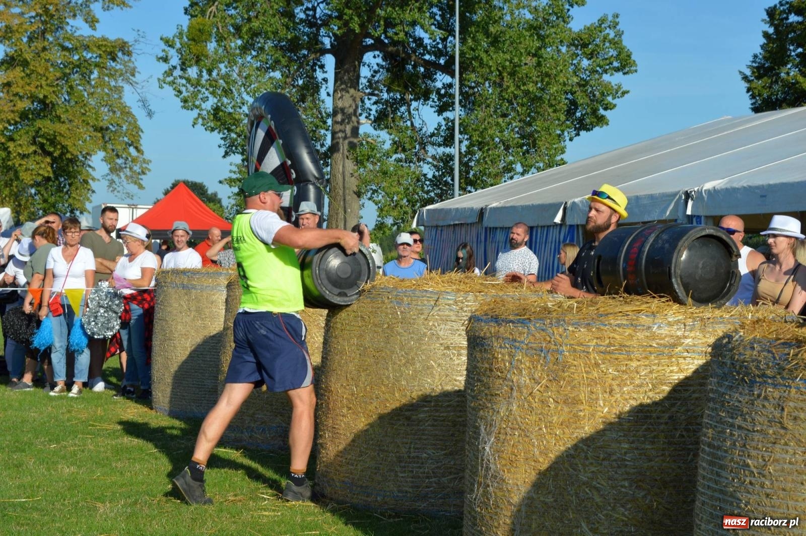 Zdjęcie w galerii na portalu naszraciborz.pl: W farmerach siła, czyli BamberParty 2023 w Grzegorzowicach [FOTO i WIDEO] wiadomości z regionu