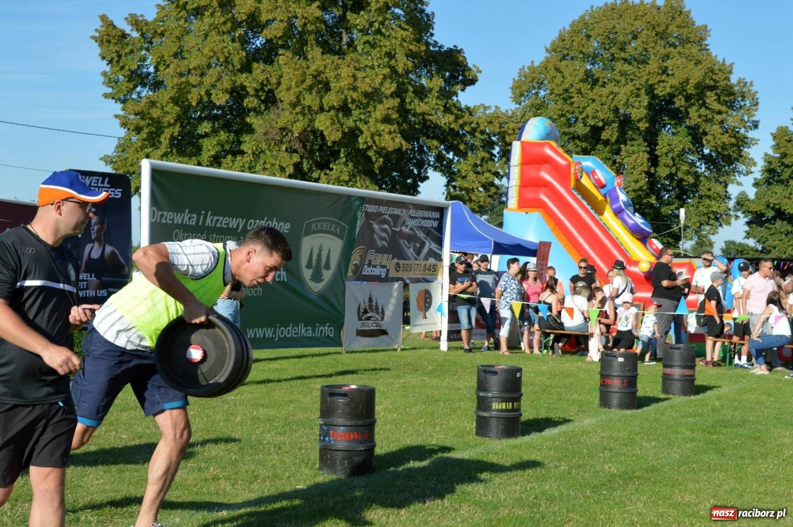 Zdjęcie w galerii na portalu naszraciborz.pl: W farmerach siła, czyli BamberParty 2023 w Grzegorzowicach [FOTO i WIDEO] wiadomości z regionu