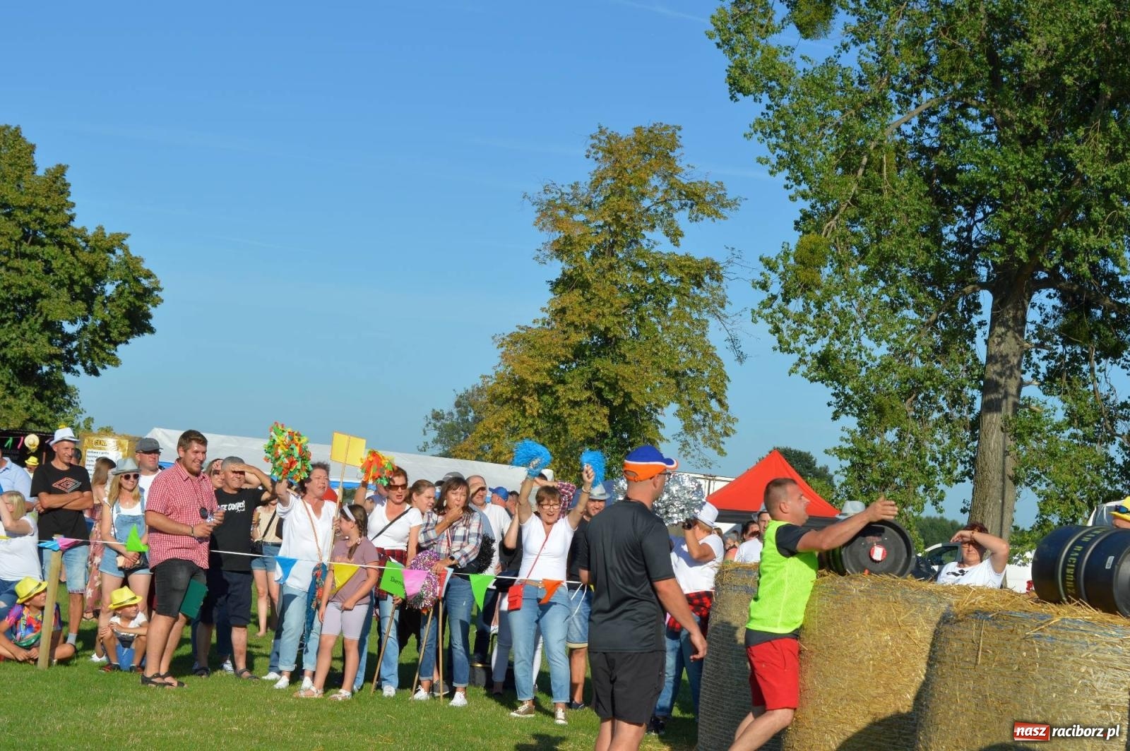 Zdjęcie w galerii na portalu naszraciborz.pl: W farmerach siła, czyli BamberParty 2023 w Grzegorzowicach [FOTO i WIDEO] wiadomości z regionu