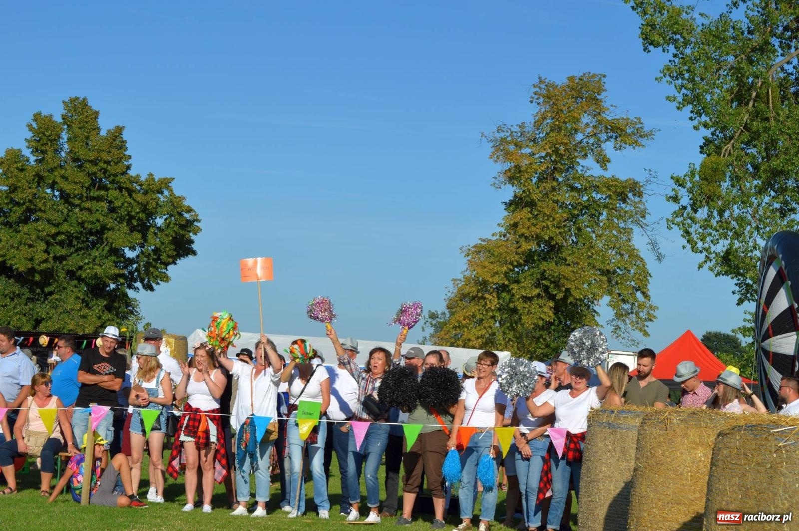 Zdjęcie w galerii na portalu naszraciborz.pl: W farmerach siła, czyli BamberParty 2023 w Grzegorzowicach [FOTO i WIDEO] wiadomości z regionu