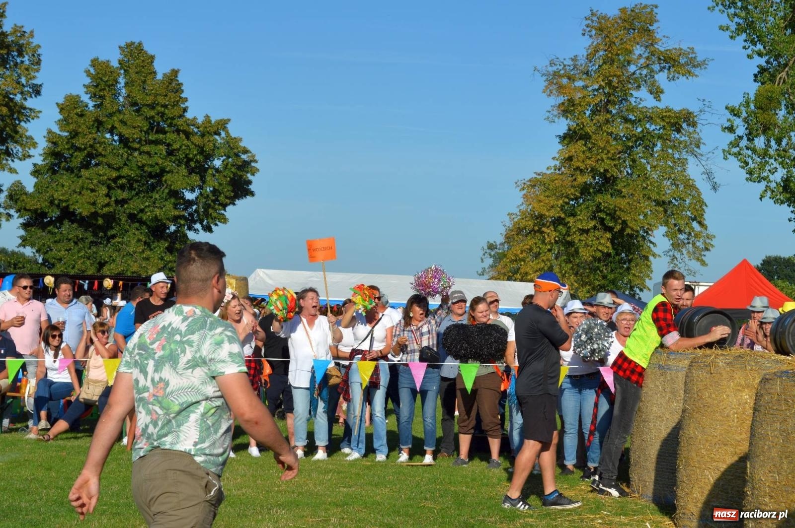 Zdjęcie w galerii na portalu naszraciborz.pl: W farmerach siła, czyli BamberParty 2023 w Grzegorzowicach [FOTO i WIDEO] wiadomości z regionu