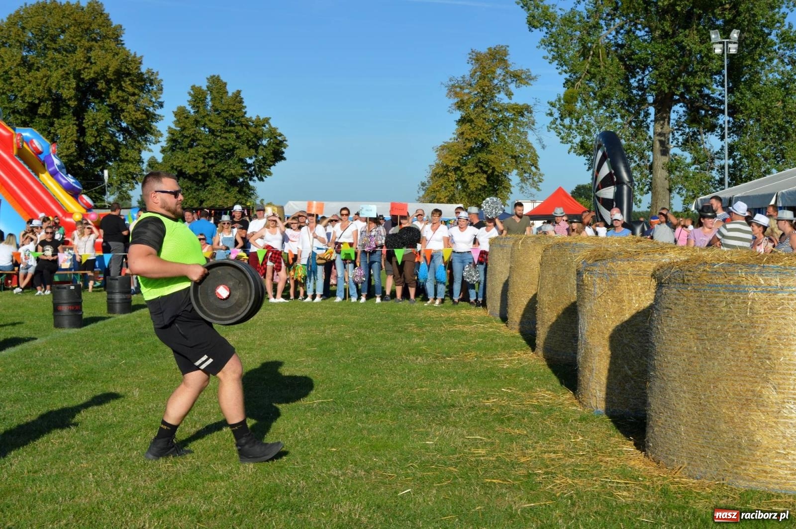 Zdjęcie w galerii na portalu naszraciborz.pl: W farmerach siła, czyli BamberParty 2023 w Grzegorzowicach [FOTO i WIDEO] wiadomości z regionu