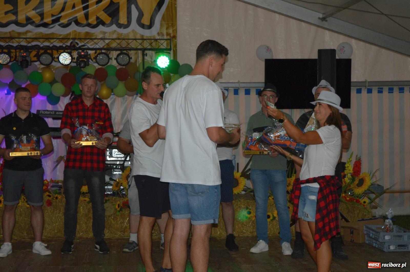 Zdjęcie w galerii na portalu naszraciborz.pl: W farmerach siła, czyli BamberParty 2023 w Grzegorzowicach [FOTO i WIDEO] wiadomości z regionu