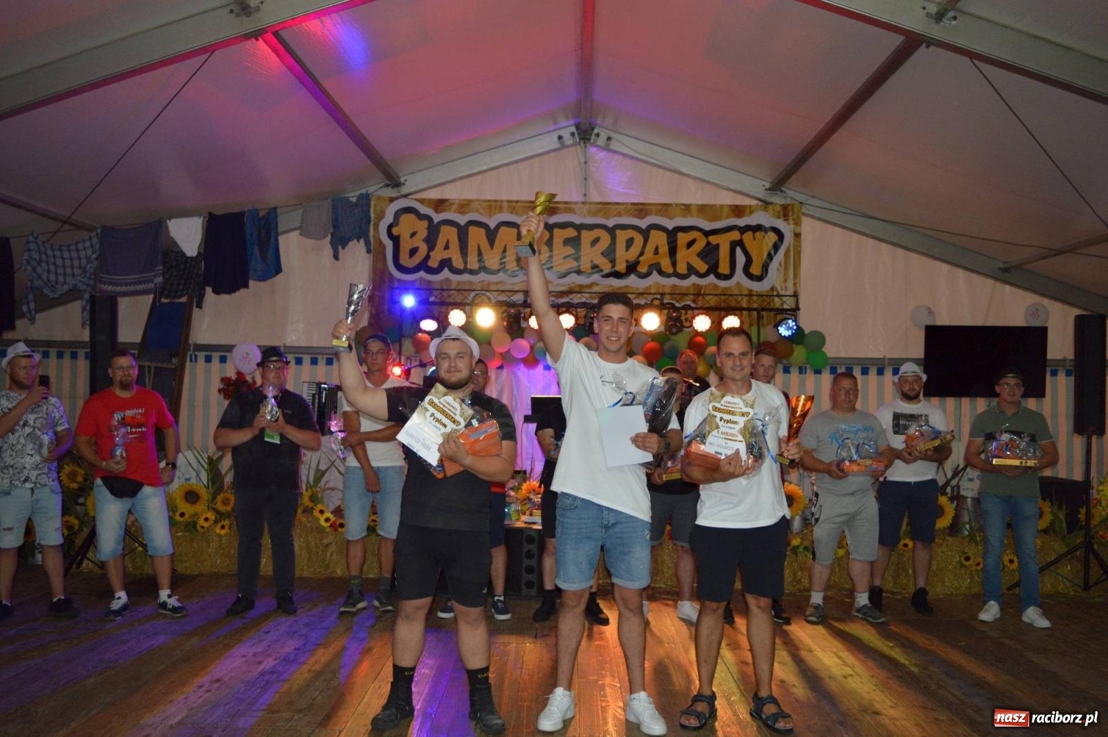 Zdjęcie w galerii na portalu naszraciborz.pl: W farmerach siła, czyli BamberParty 2023 w Grzegorzowicach [FOTO i WIDEO] wiadomości z regionu