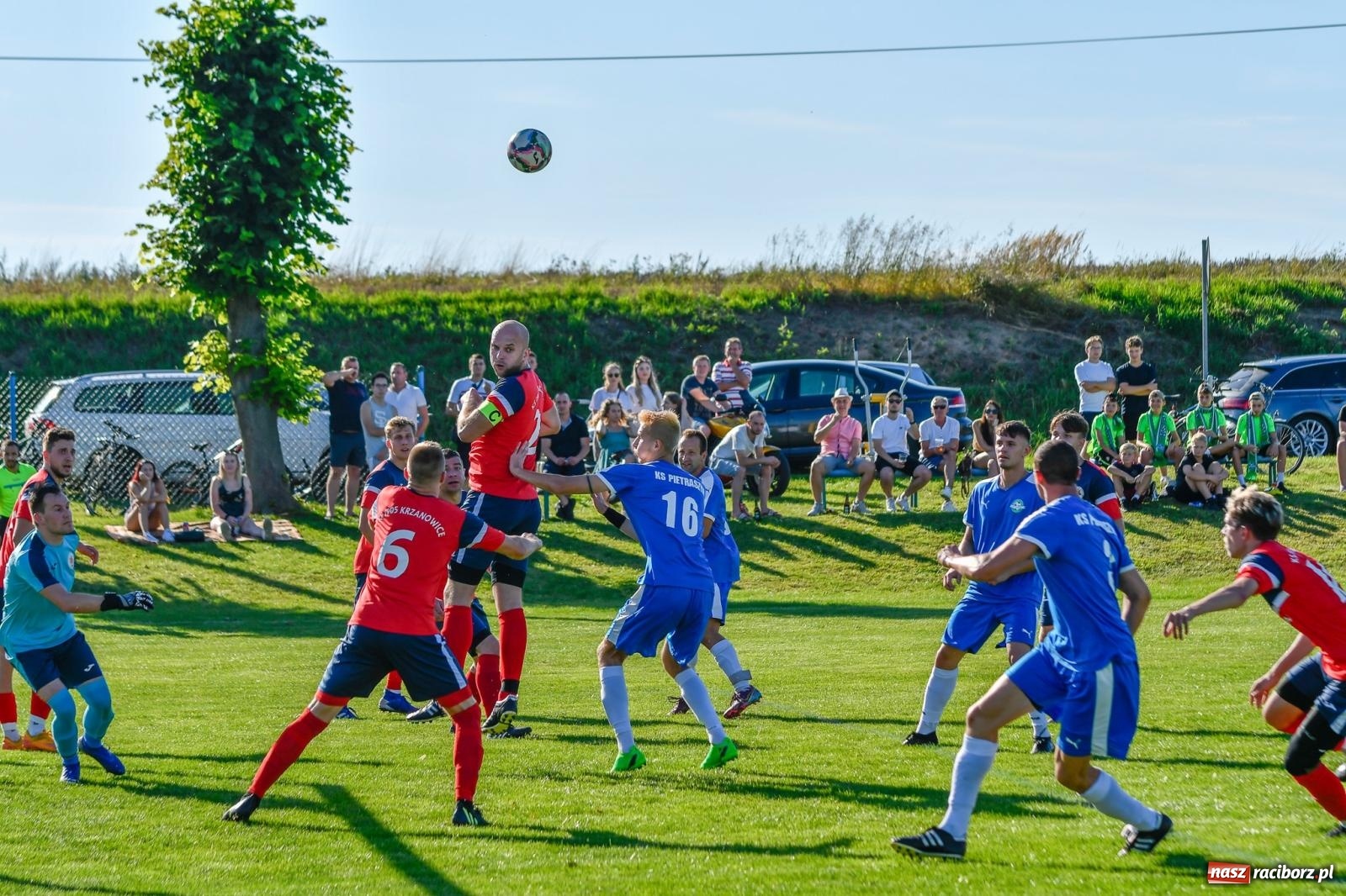 Zdjęcie w galerii na portalu naszraciborz.pl: Pietraszyn pokonał Krzanowice w debiucie w A klasie [FOTO] wiadomości z regionu