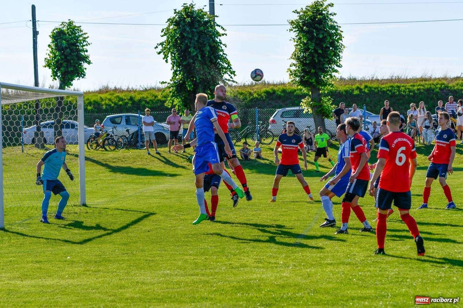 Zdjęcie w galerii na portalu naszraciborz.pl: Pietraszyn pokonał Krzanowice w debiucie w A klasie [FOTO] wiadomości z regionu