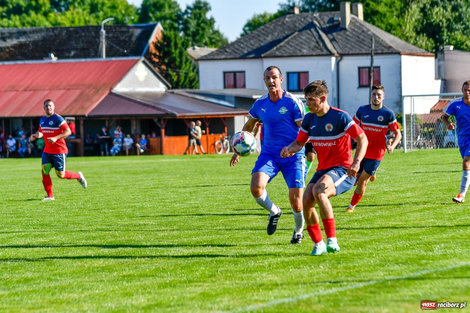 Zdjęcie w galerii na portalu naszraciborz.pl: Pietraszyn pokonał Krzanowice w debiucie w A klasie [FOTO] wiadomości z regionu