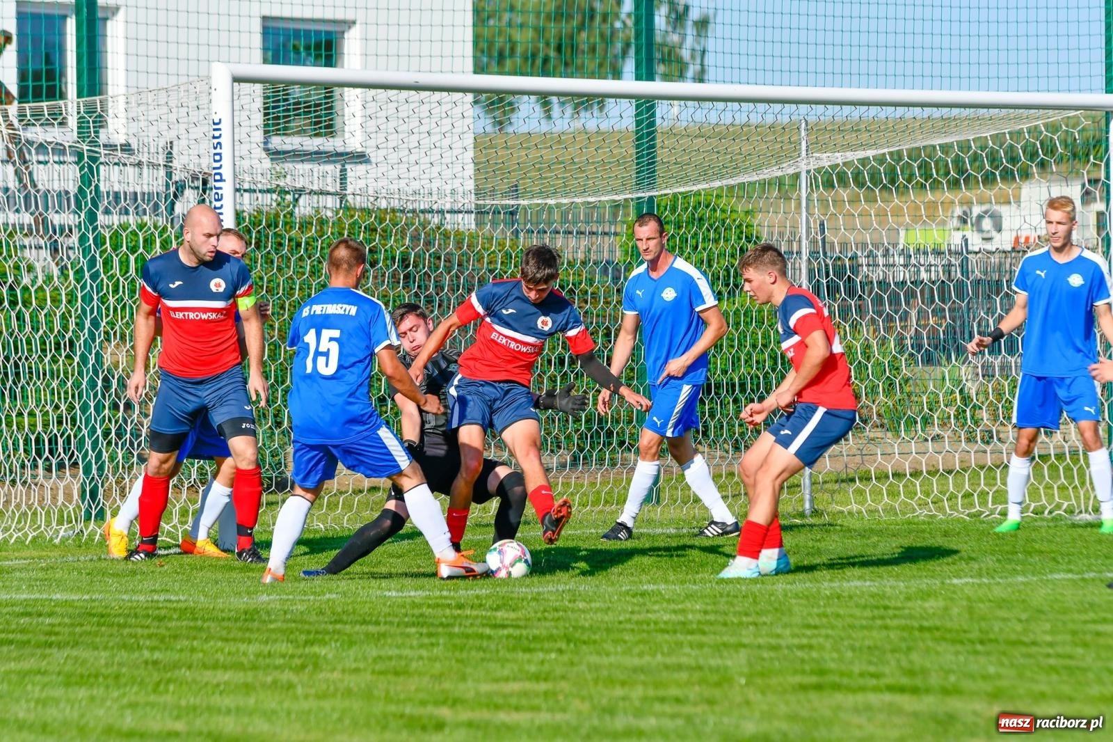 Zdjęcie w galerii na portalu naszraciborz.pl: Pietraszyn pokonał Krzanowice w debiucie w A klasie [FOTO] wiadomości z regionu