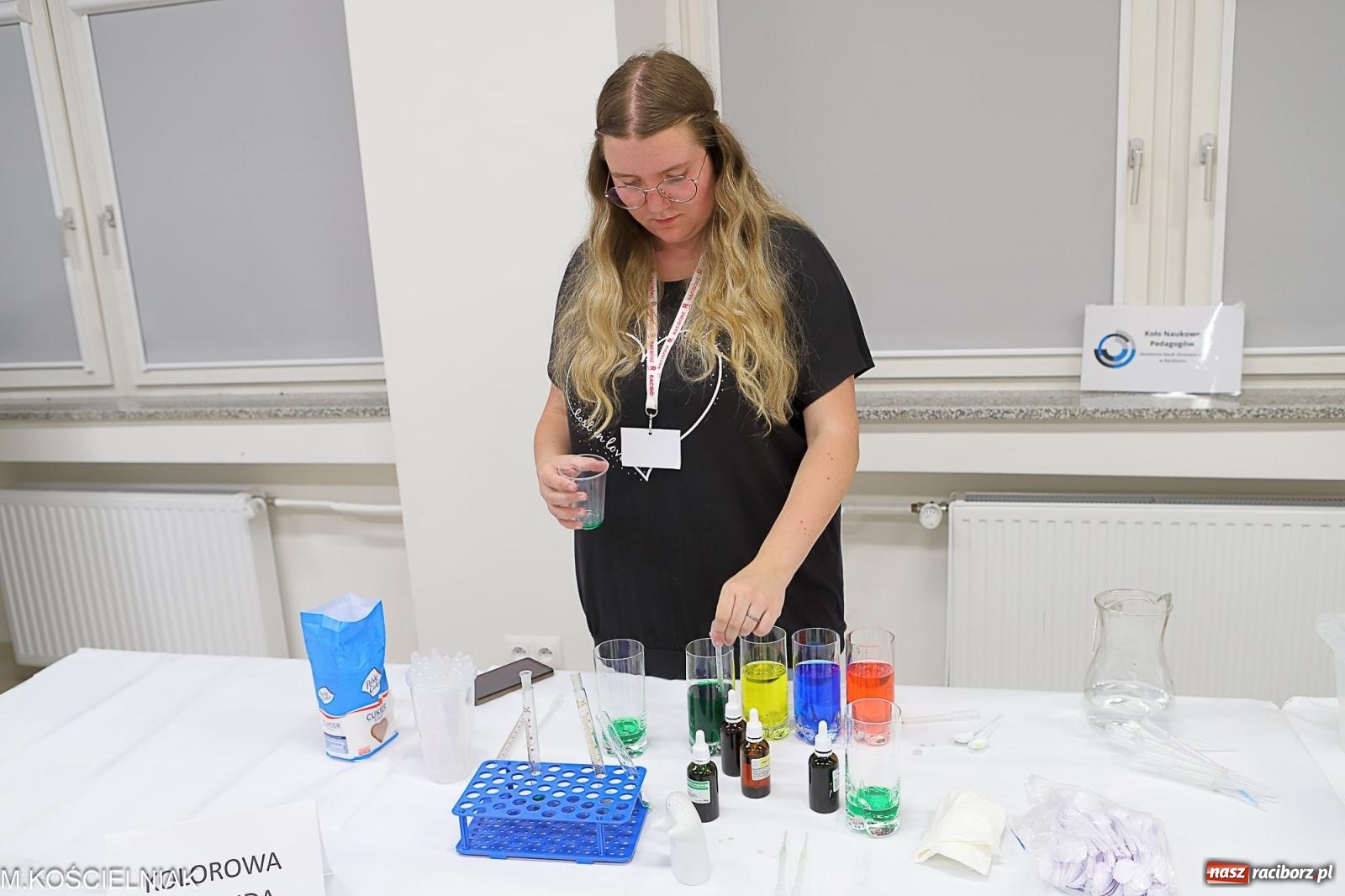 Zdjęcie w galerii na portalu naszraciborz.pl: Noc z barwną zadymą w SOWie wiadomości z regionu