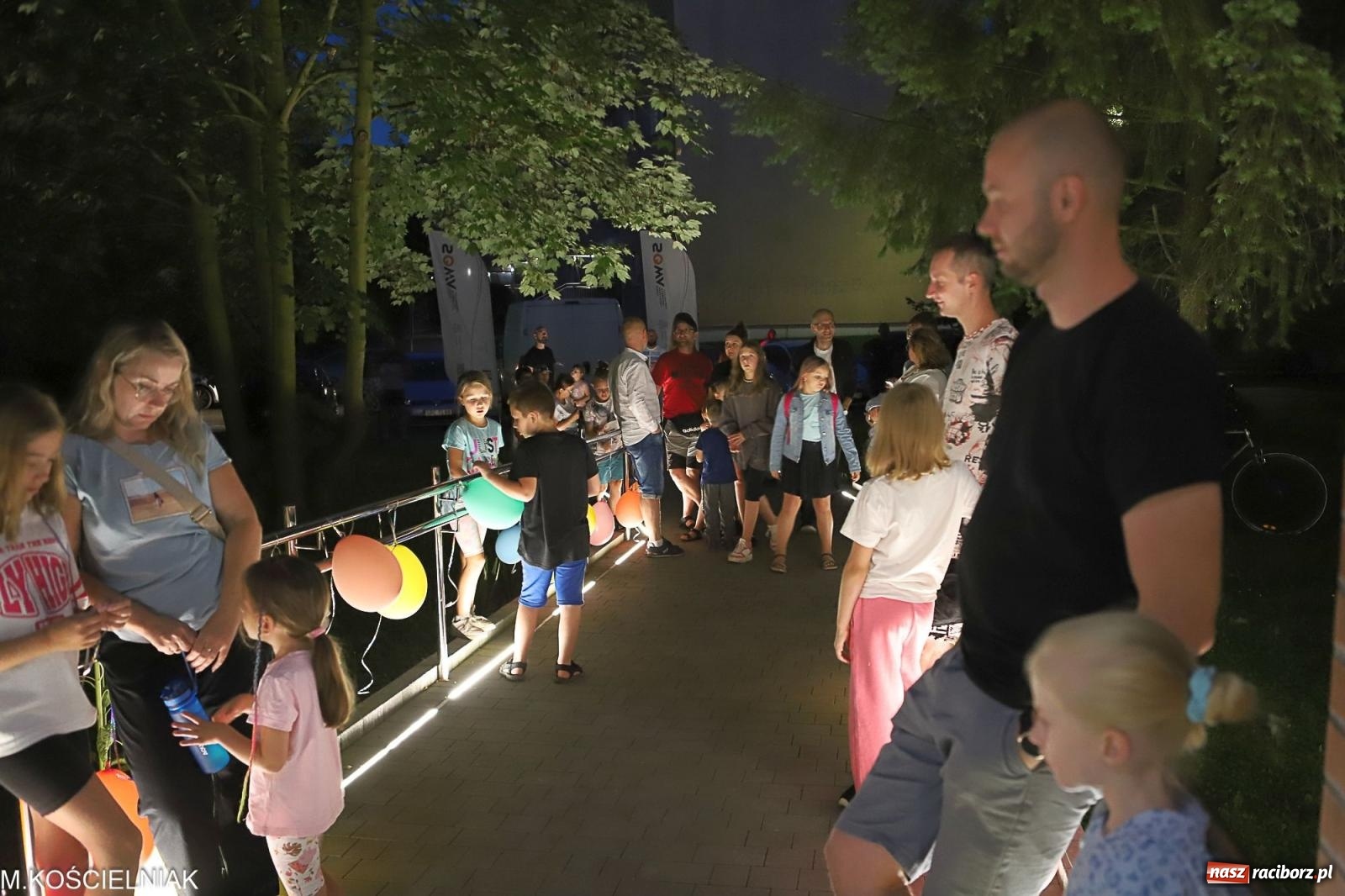 Zdjęcie w galerii na portalu naszraciborz.pl: Noc z barwną zadymą w SOWie wiadomości z regionu