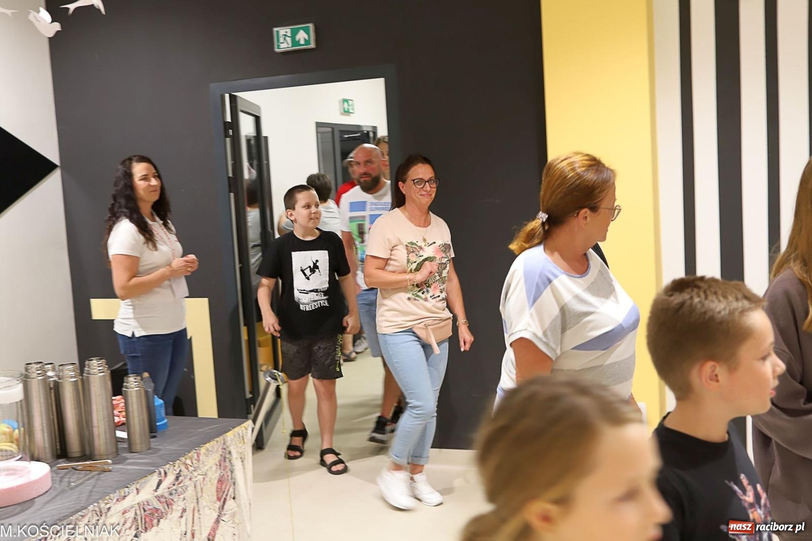 Zdjęcie w galerii na portalu naszraciborz.pl: Noc z barwną zadymą w SOWie wiadomości z regionu