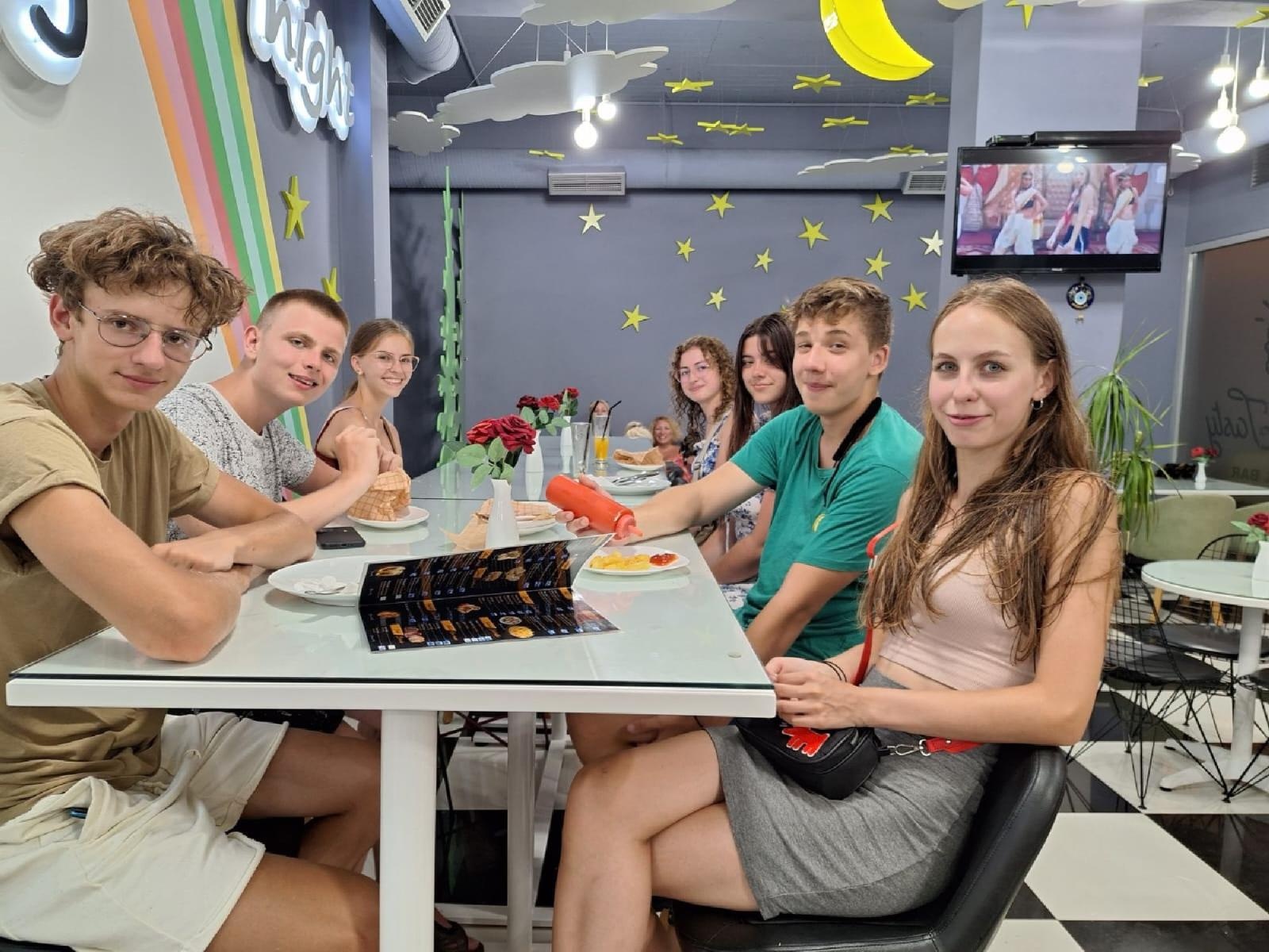 Zdjęcie w galerii na portalu naszraciborz.pl: Raciborzanie tańczyli w Macedonii i Albanii wiadomości z regionu