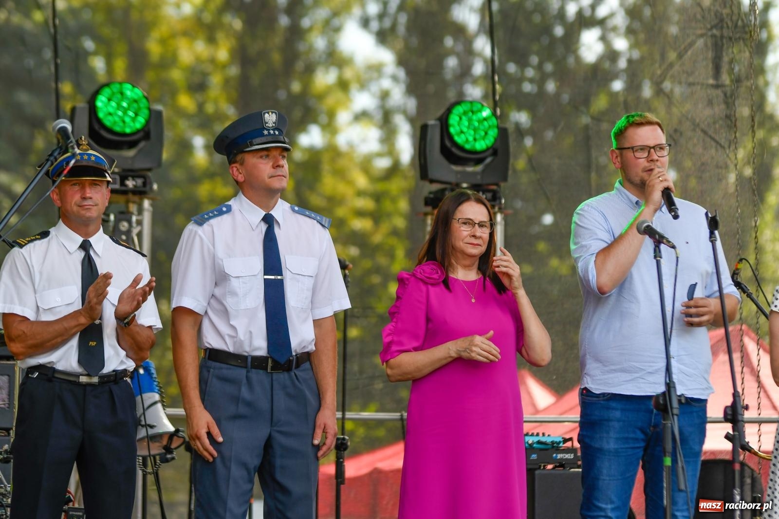 Zdjęcie w galerii na portalu naszraciborz.pl: Chill&Grill z mundurowymi w Raciborzu. Przyszło kilka tysięcy ludzi wiadomości z regionu