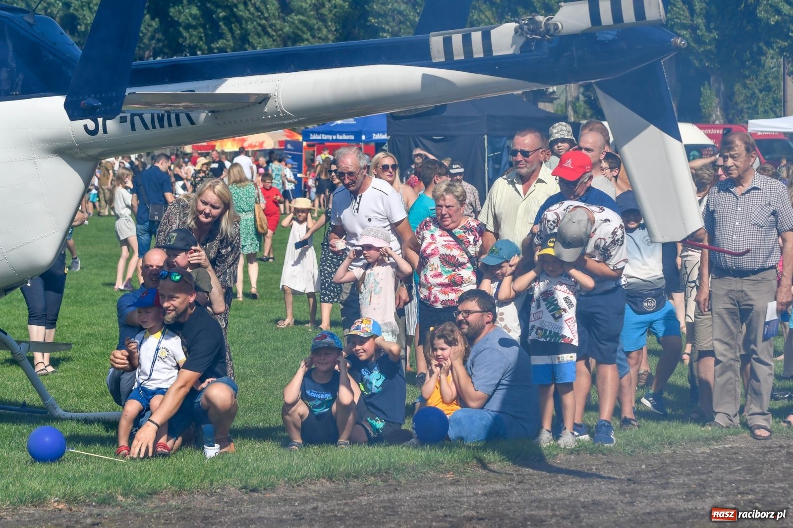Zdjęcie w galerii na portalu naszraciborz.pl: Chill&Grill z mundurowymi w Raciborzu. Przyszło kilka tysięcy ludzi wiadomości z regionu