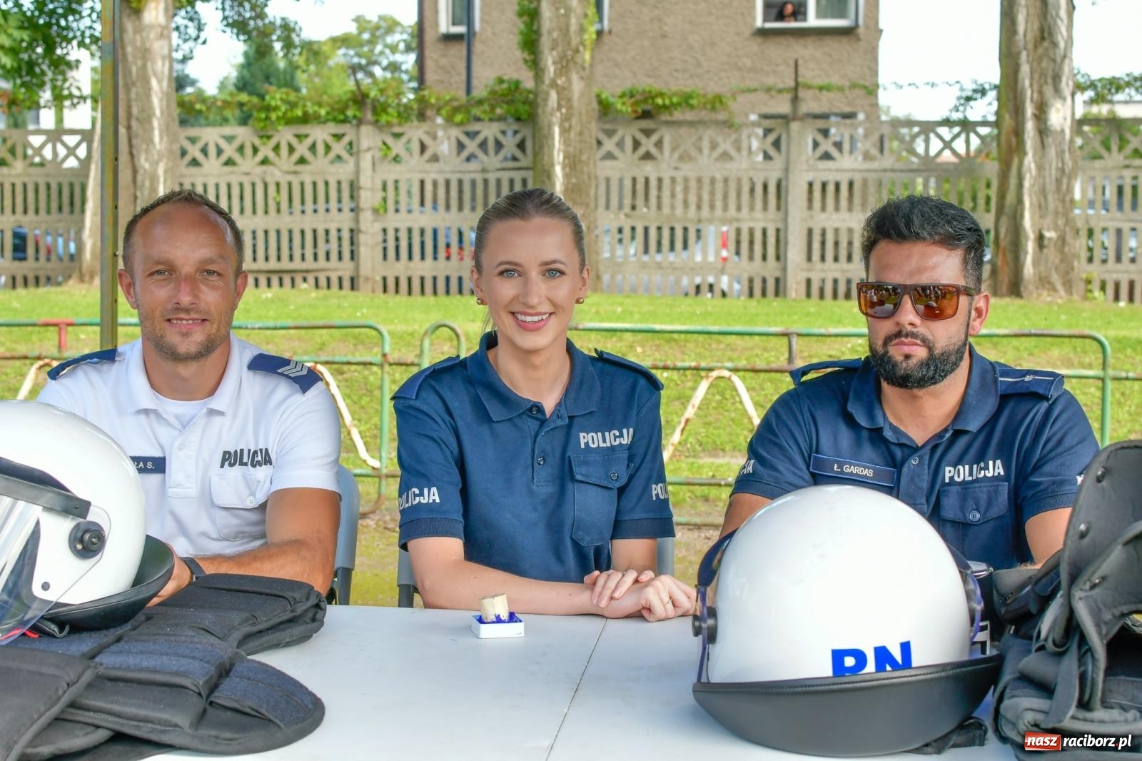 Zdjęcie w galerii na portalu naszraciborz.pl: Chill&Grill z mundurowymi w Raciborzu. Przyszło kilka tysięcy ludzi wiadomości z regionu