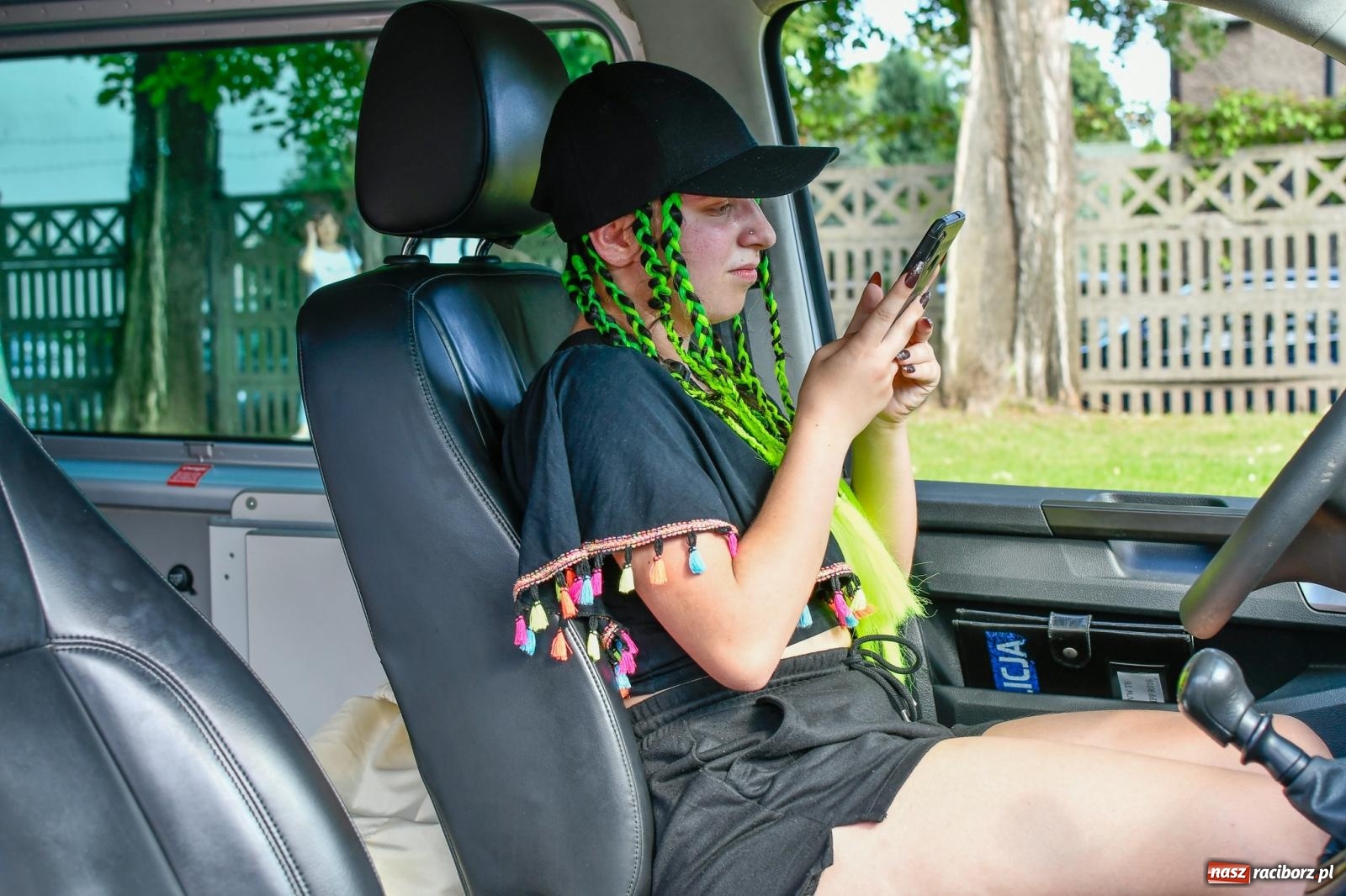 Zdjęcie w galerii na portalu naszraciborz.pl: Chill&Grill z mundurowymi w Raciborzu. Przyszło kilka tysięcy ludzi wiadomości z regionu