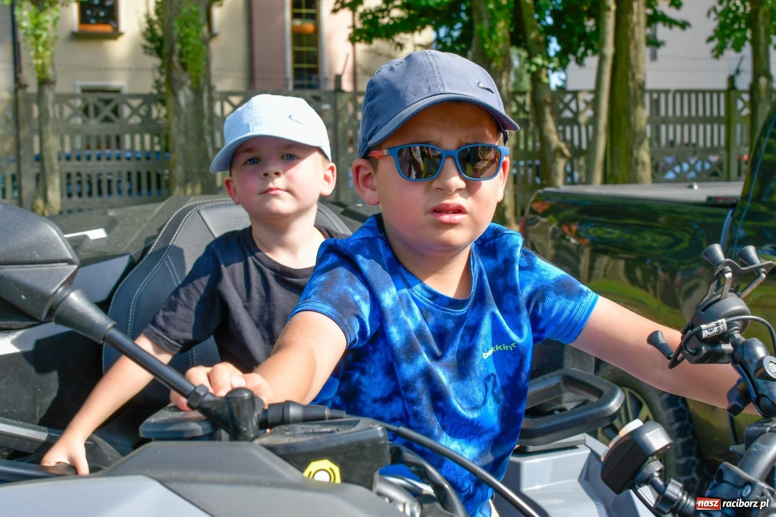 Zdjęcie w galerii na portalu naszraciborz.pl: Chill&Grill z mundurowymi w Raciborzu. Przyszło kilka tysięcy ludzi wiadomości z regionu