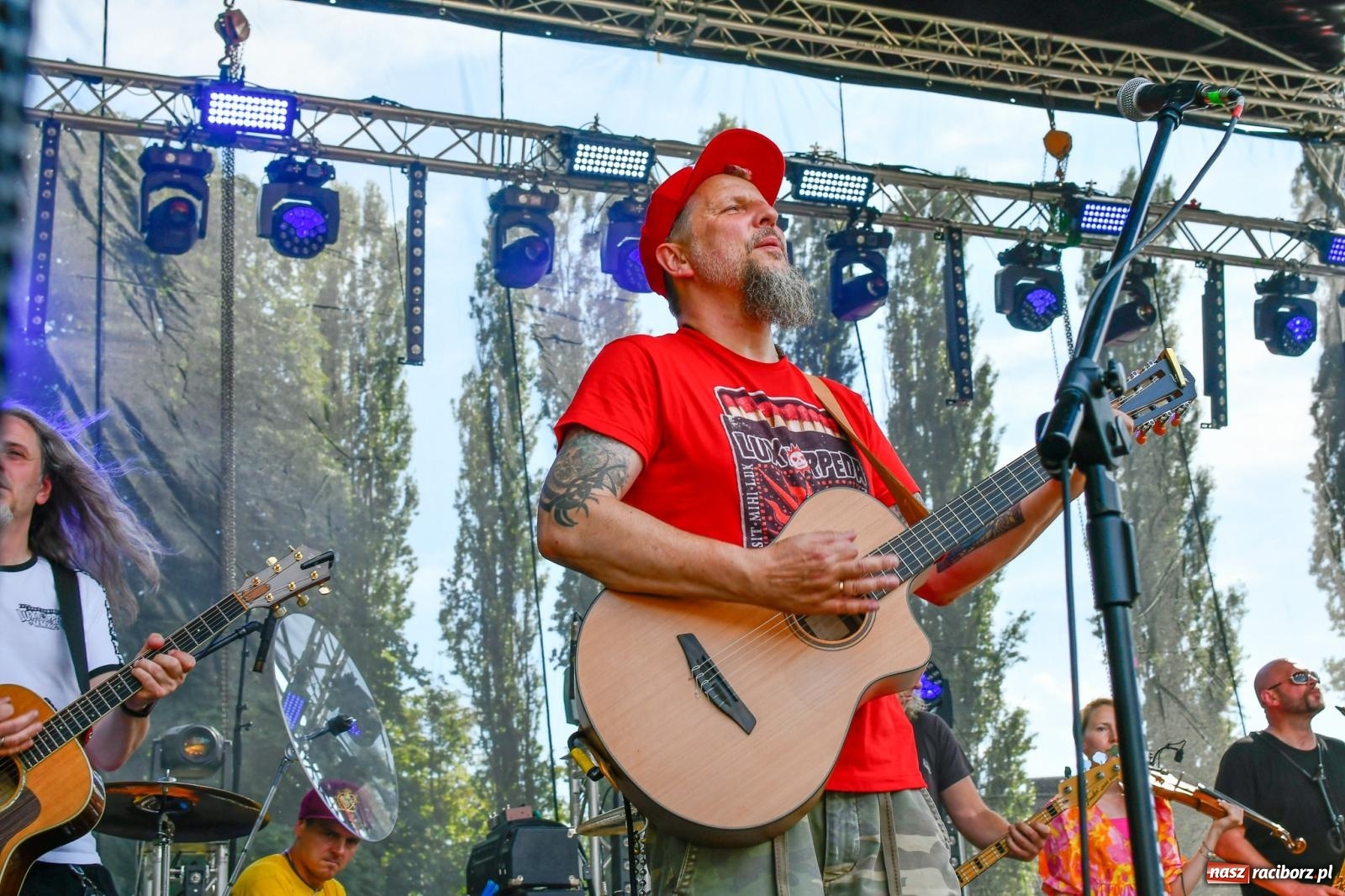 Zdjęcie w galerii na portalu naszraciborz.pl: Chill&Grill z mundurowymi w Raciborzu. Przyszło kilka tysięcy ludzi wiadomości z regionu