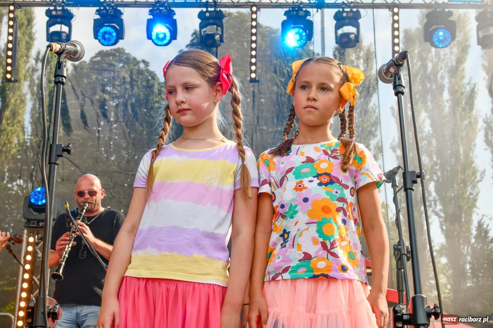 Zdjęcie w galerii na portalu naszraciborz.pl: Chill&Grill z mundurowymi w Raciborzu. Przyszło kilka tysięcy ludzi wiadomości z regionu