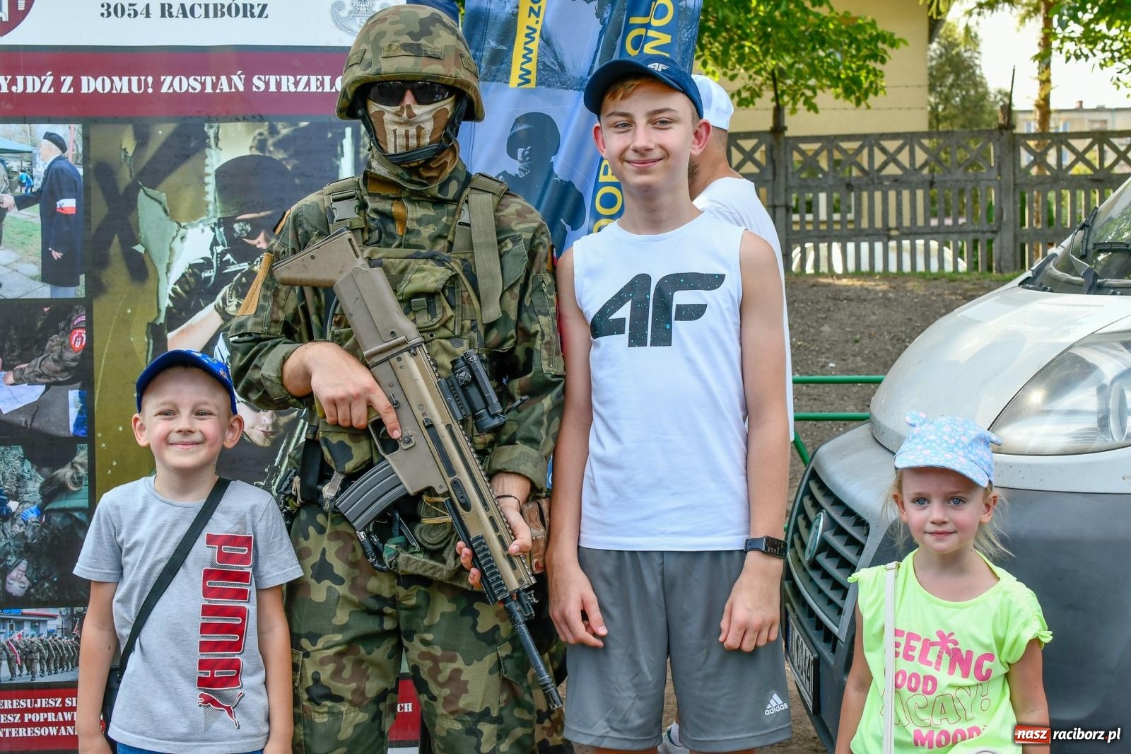 Zdjęcie w galerii na portalu naszraciborz.pl: Chill&Grill z mundurowymi w Raciborzu. Przyszło kilka tysięcy ludzi wiadomości z regionu