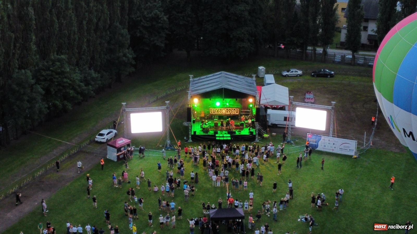 Zdjęcie w galerii na portalu naszraciborz.pl: Chill&Grill z mundurowymi w Raciborzu. Przyszło kilka tysięcy ludzi wiadomości z regionu