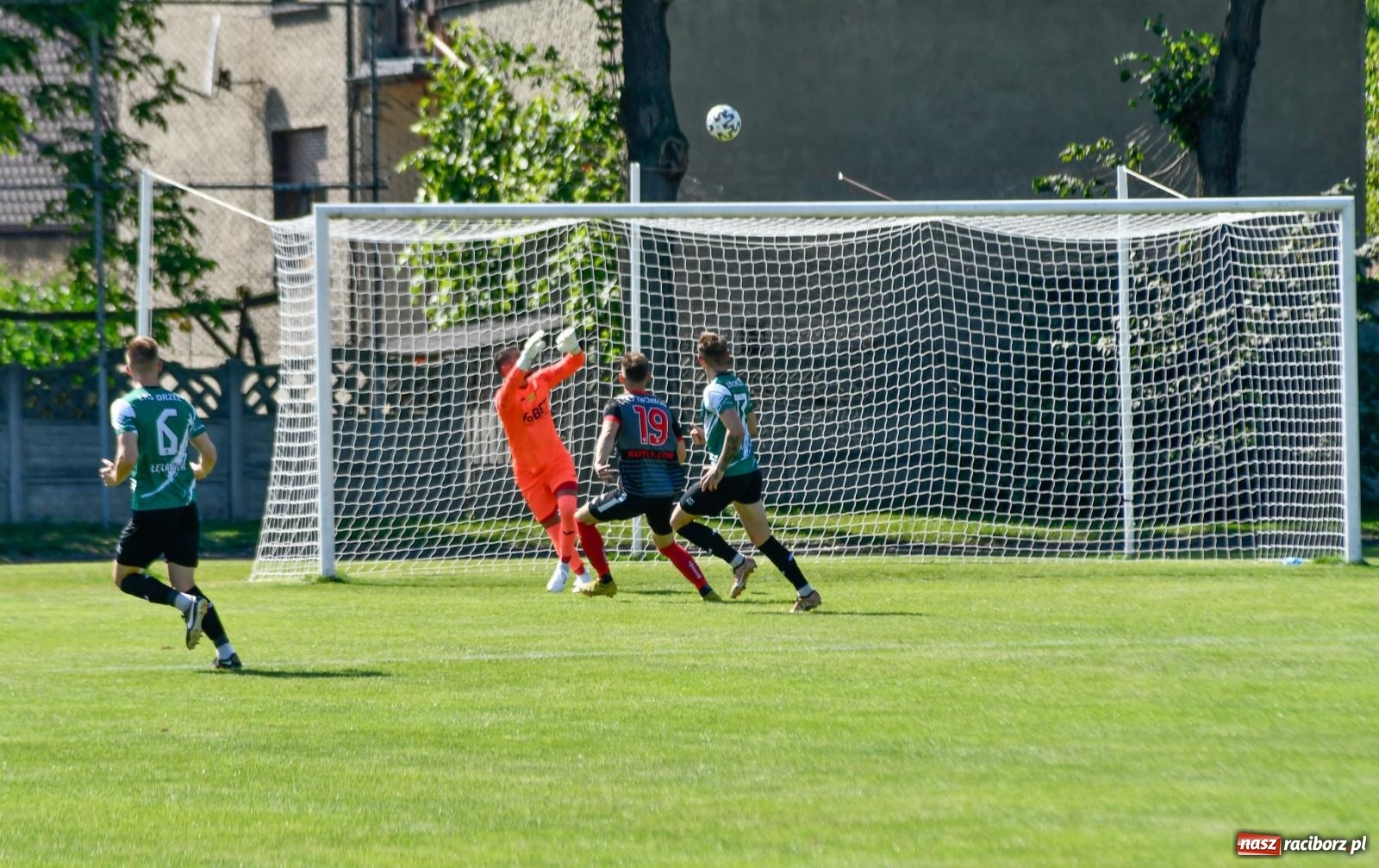 Zdjęcie w galerii na portalu naszraciborz.pl: Górale odprawieni z kwitkiem. Tworków z kompletem punktów na starcie w IV lidze wiadomości z regionu