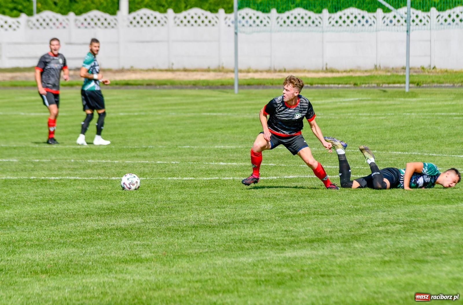 Zdjęcie w galerii na portalu naszraciborz.pl: Górale odprawieni z kwitkiem. Tworków z kompletem punktów na starcie w IV lidze wiadomości z regionu