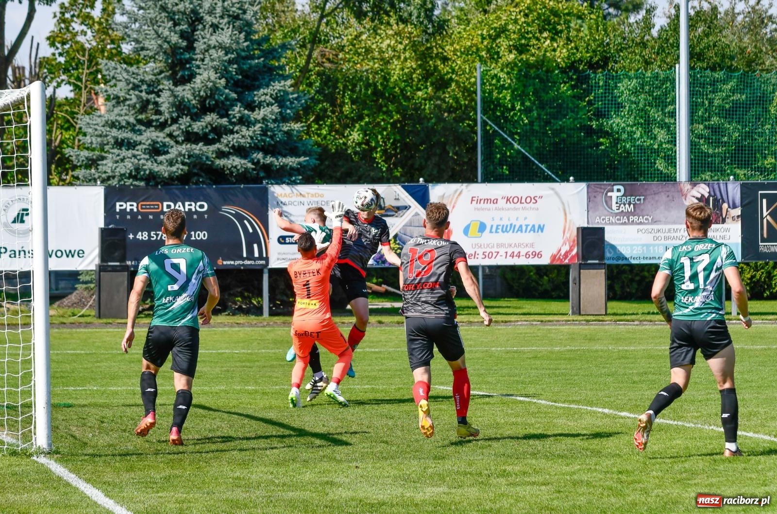 Zdjęcie w galerii na portalu naszraciborz.pl: Górale odprawieni z kwitkiem. Tworków z kompletem punktów na starcie w IV lidze wiadomości z regionu