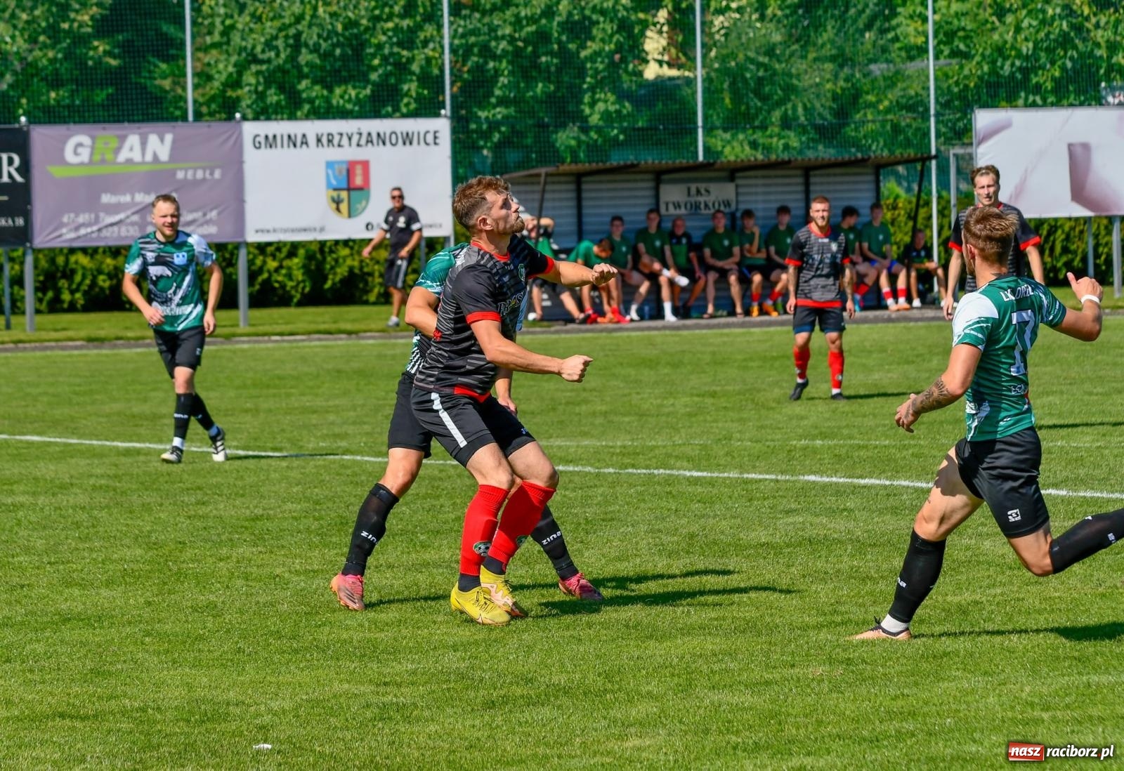 Zdjęcie w galerii na portalu naszraciborz.pl: Górale odprawieni z kwitkiem. Tworków z kompletem punktów na starcie w IV lidze wiadomości z regionu