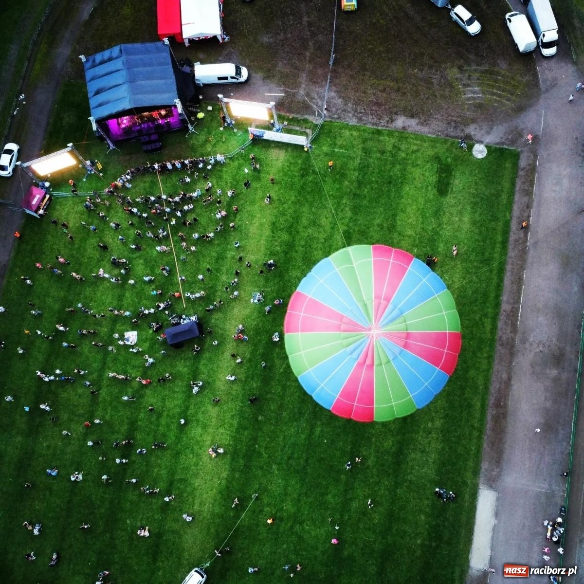 Zdjęcie w galerii na portalu naszraciborz.pl: LITZA i spółka. Luxtorpeda znów w Raciborzu [FOTO i WIDEO] wiadomości z regionu