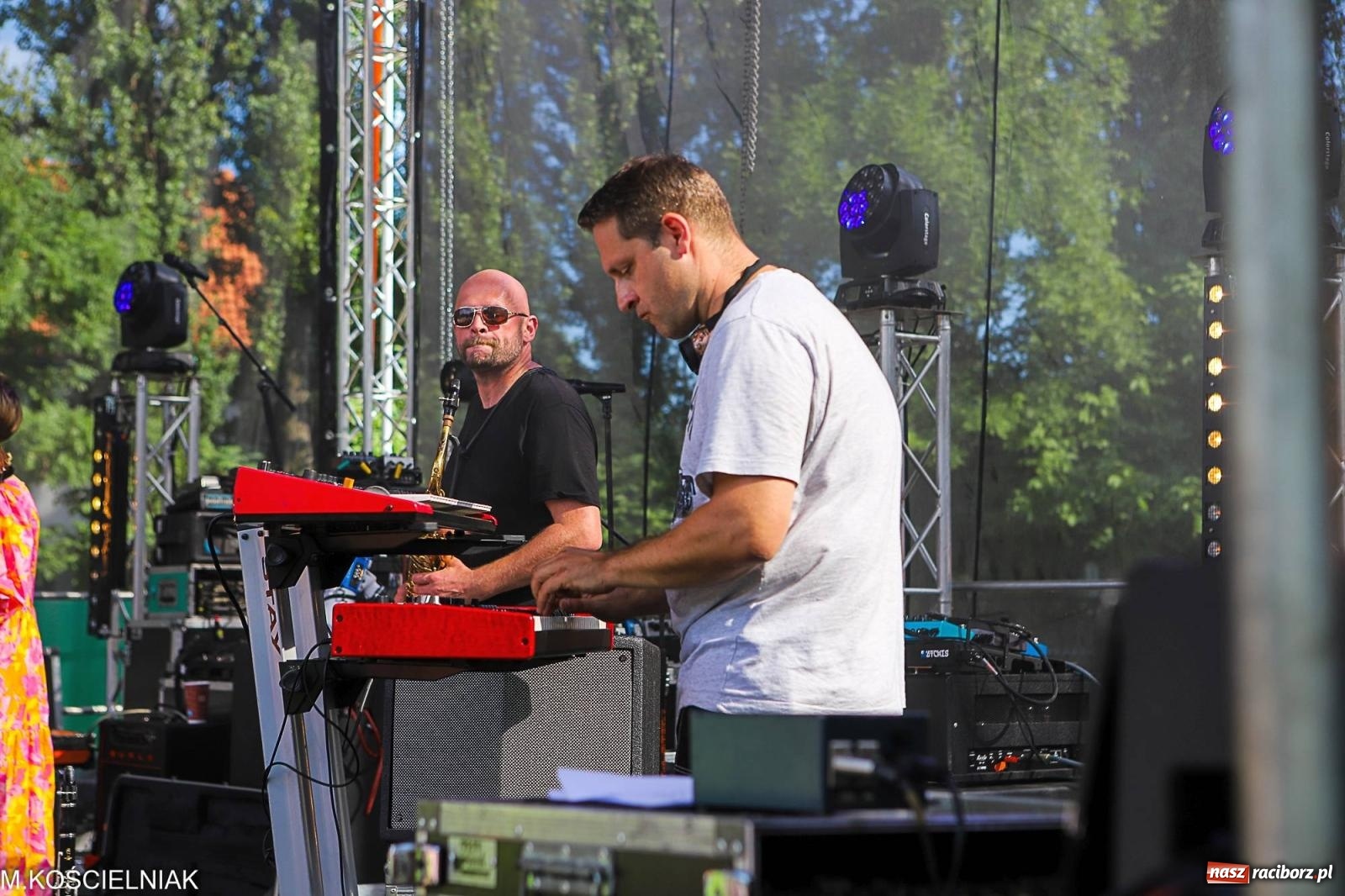 Zdjęcie w galerii na portalu naszraciborz.pl: Przegląd wojskowego sprzętu i koncerty - piknik służb mundurowych na bis! wiadomości z regionu