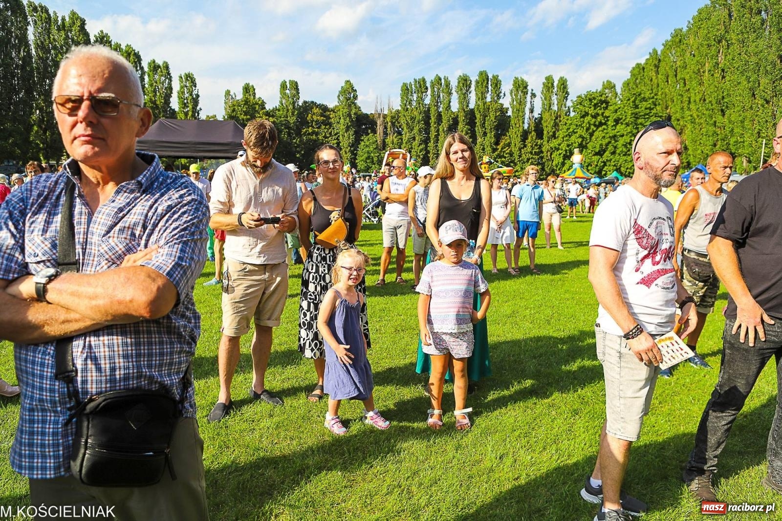 Zdjęcie w galerii na portalu naszraciborz.pl: Przegląd wojskowego sprzętu i koncerty - piknik służb mundurowych na bis! wiadomości z regionu