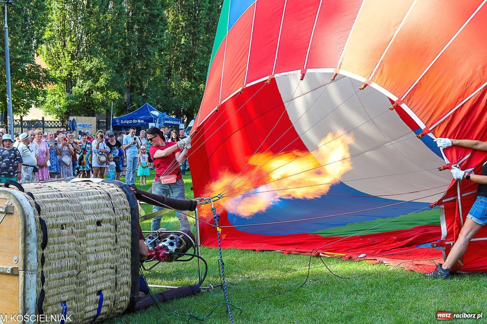 Zdjęcie w galerii na portalu naszraciborz.pl: Przegląd wojskowego sprzętu i koncerty - piknik służb mundurowych na bis! wiadomości z regionu
