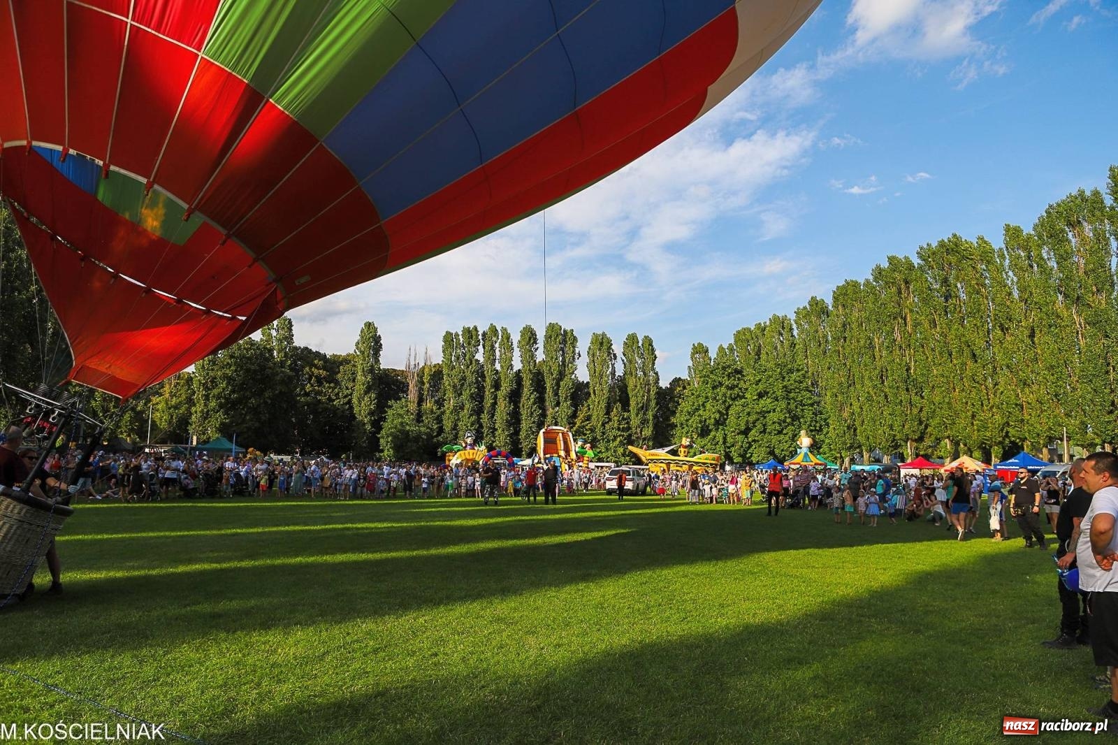 Zdjęcie w galerii na portalu naszraciborz.pl: Przegląd wojskowego sprzętu i koncerty - piknik służb mundurowych na bis! wiadomości z regionu