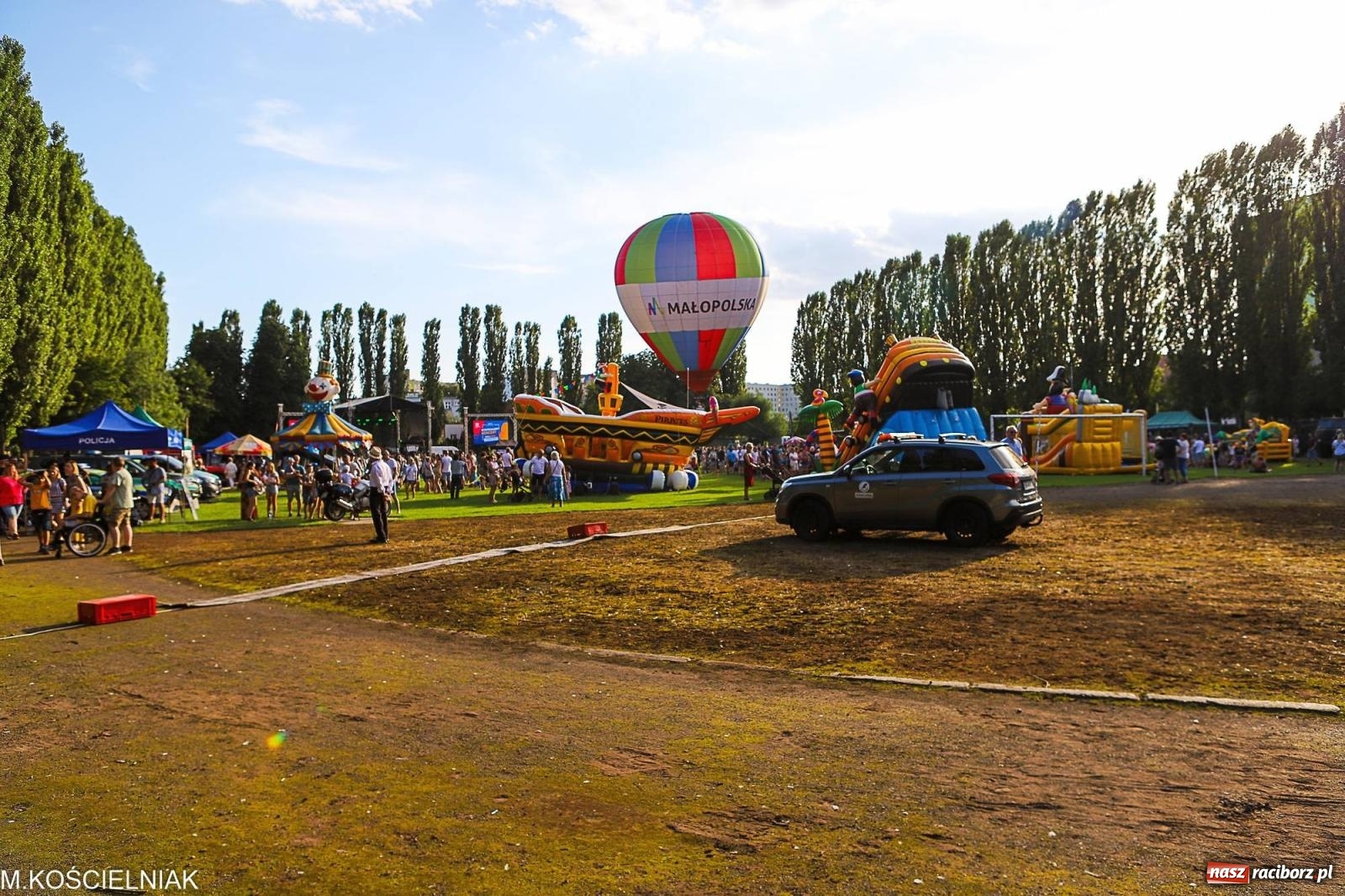 Zdjęcie w galerii na portalu naszraciborz.pl: Przegląd wojskowego sprzętu i koncerty - piknik służb mundurowych na bis! wiadomości z regionu