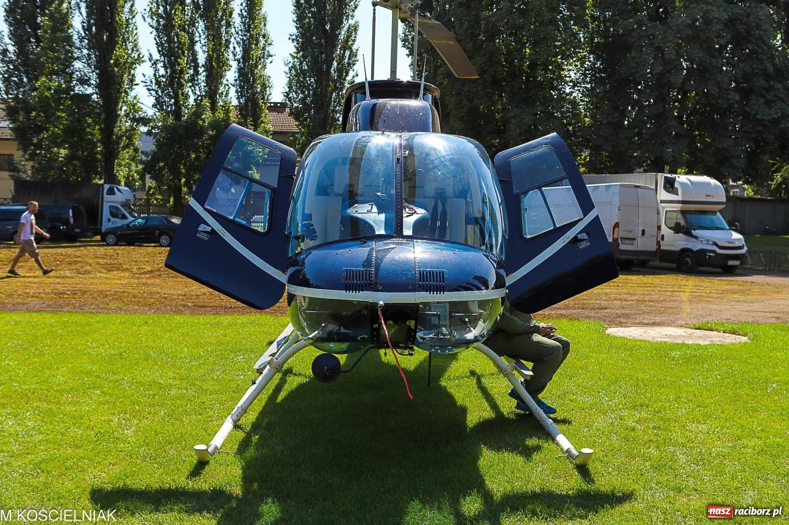 Zdjęcie w galerii na portalu naszraciborz.pl: Przegląd wojskowego sprzętu i koncerty - piknik służb mundurowych na bis! wiadomości z regionu