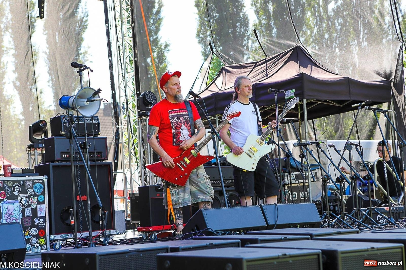 Zdjęcie w galerii na portalu naszraciborz.pl: Przegląd wojskowego sprzętu i koncerty - piknik służb mundurowych na bis! wiadomości z regionu