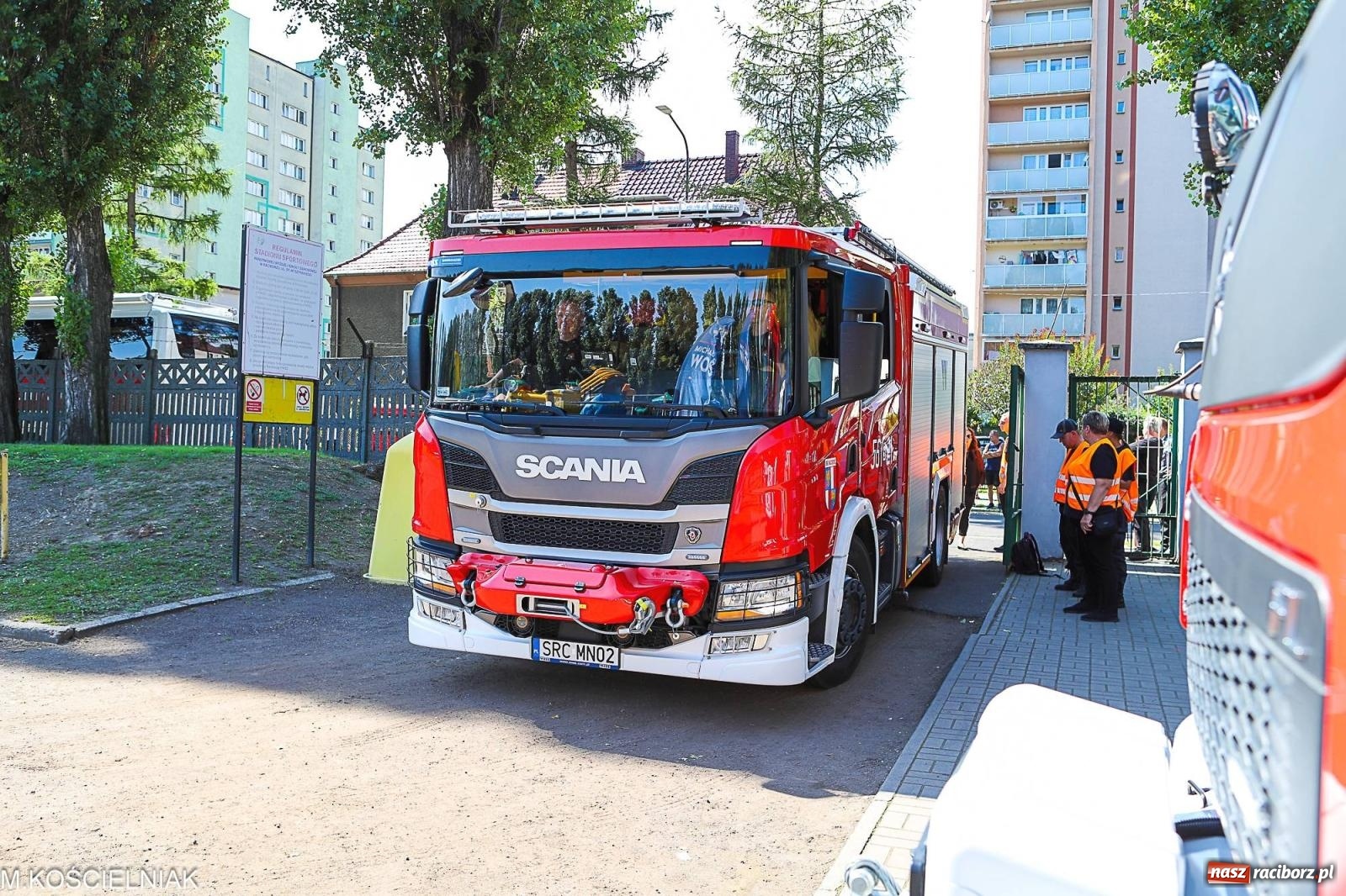 Zdjęcie w galerii na portalu naszraciborz.pl: Przegląd wojskowego sprzętu i koncerty - piknik służb mundurowych na bis! wiadomości z regionu