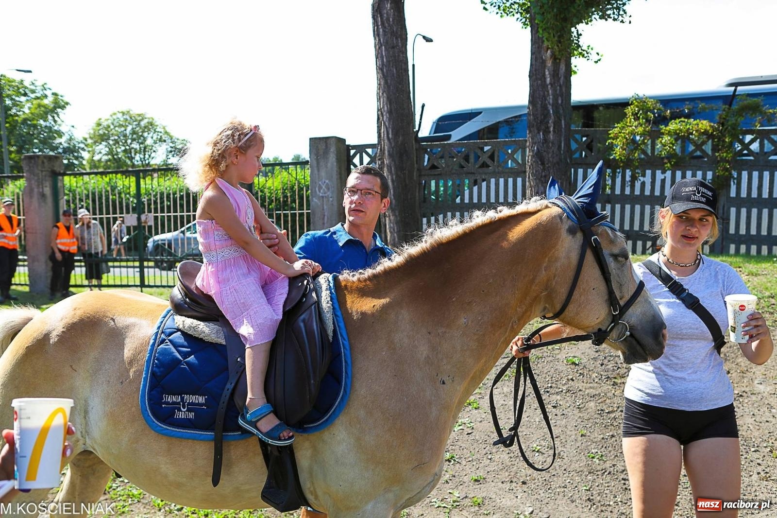 Zdjęcie w galerii na portalu naszraciborz.pl: Przegląd wojskowego sprzętu i koncerty - piknik służb mundurowych na bis! wiadomości z regionu