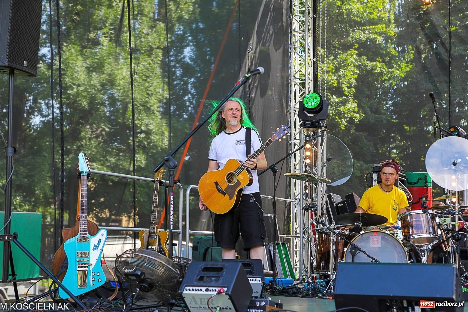 Zdjęcie w galerii na portalu naszraciborz.pl: Przegląd wojskowego sprzętu i koncerty - piknik służb mundurowych na bis! wiadomości z regionu