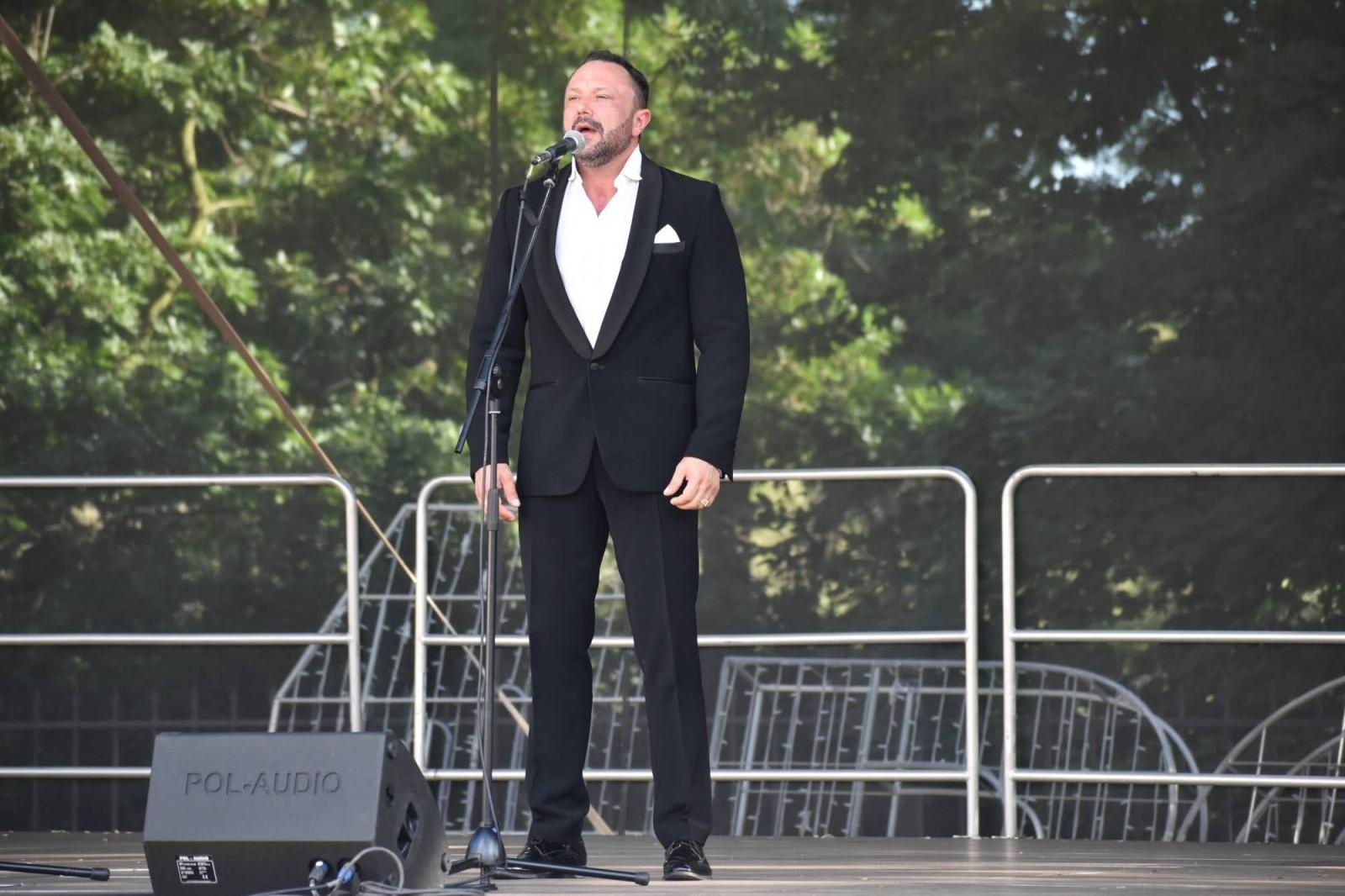 Zdjęcie w galerii na portalu naszraciborz.pl: Trzej Tenorzy zaśpiewali na Zamku Piastowskim wiadomości z regionu