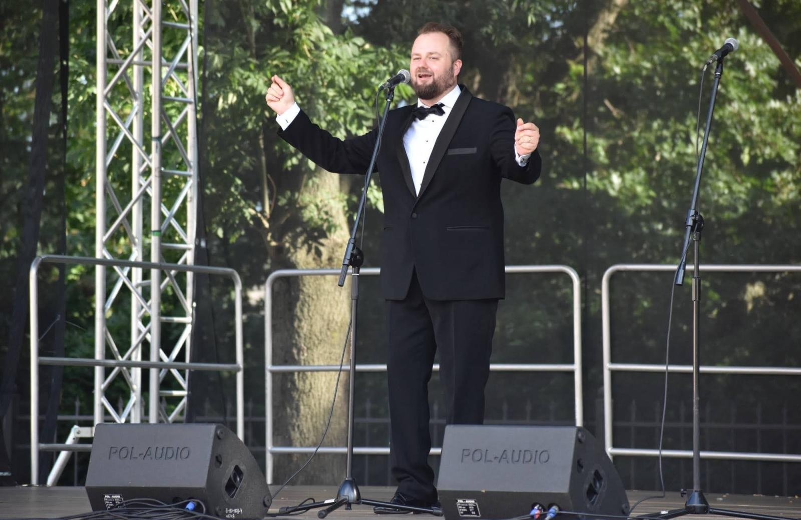 Zdjęcie w galerii na portalu naszraciborz.pl: Trzej Tenorzy zaśpiewali na Zamku Piastowskim wiadomości z regionu