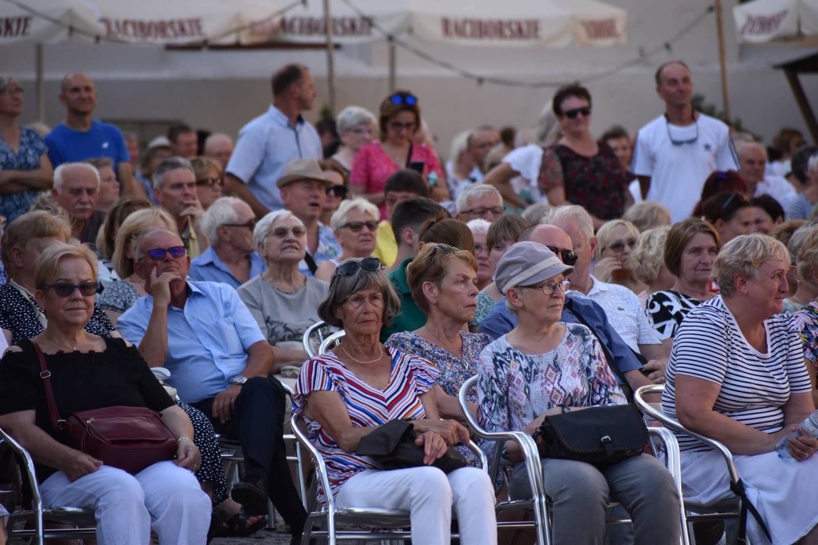 Zdjęcie w galerii na portalu naszraciborz.pl: Trzej Tenorzy zaśpiewali na Zamku Piastowskim wiadomości z regionu